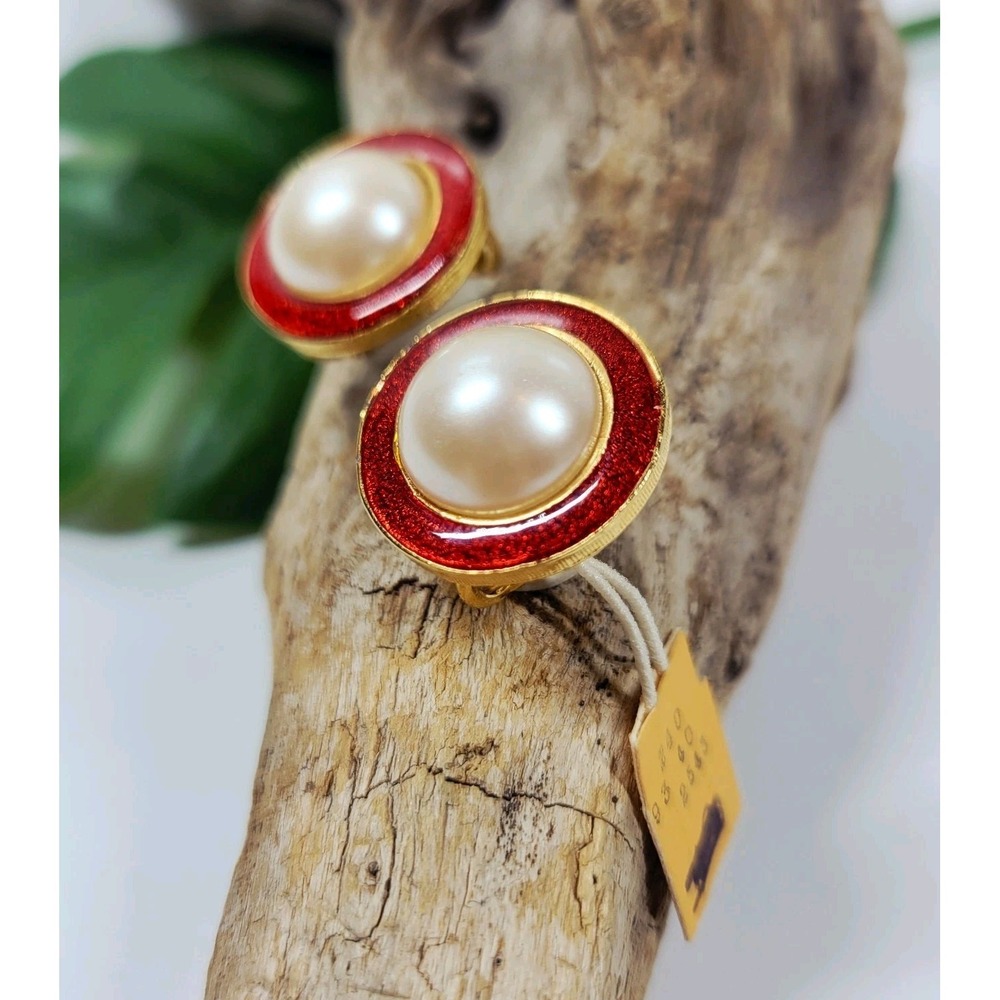 Richelieu Stardust Red Enamel Faux Pearl Button Earrings‎ Clip On Orig Tags - Picture 3 of 8